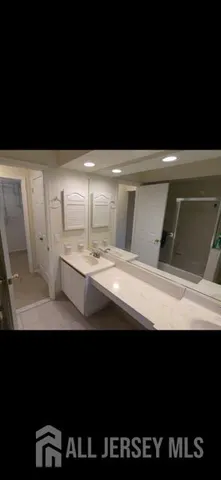 $2,400 | 1008 Woodhaven Drive, Edison, NJ 08817