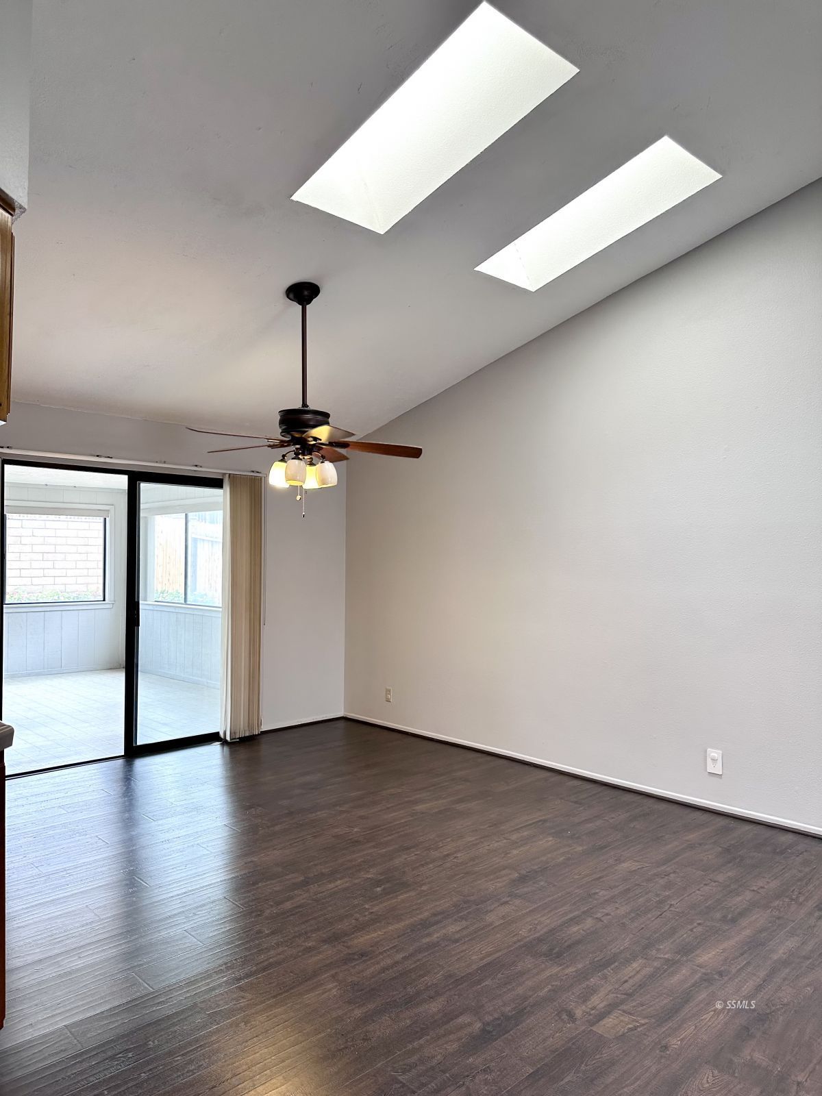 934 Roosevelt Street Ridgecrest, CA 93555 - Photo 11 of 36 Gallery Image 11