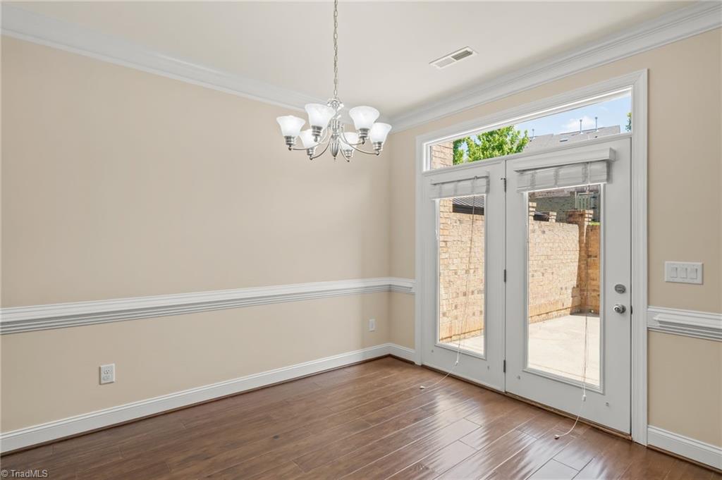 633 Stags Leap Court High Point, NC 27265 - Photo 15 of 40 Dining space