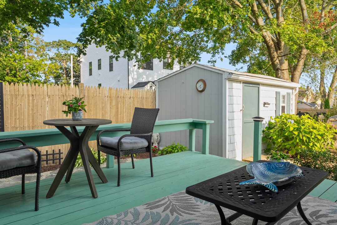 72 Bay Road Barrington, RI 02806 - Photo 5 of 25 Gallery Image 5