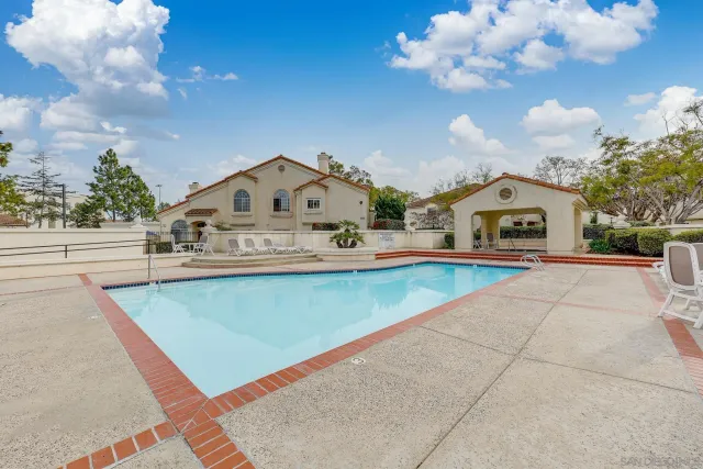 $595,000 | 750 Breeze Hill Road, Unit 100, Vista, CA 92081