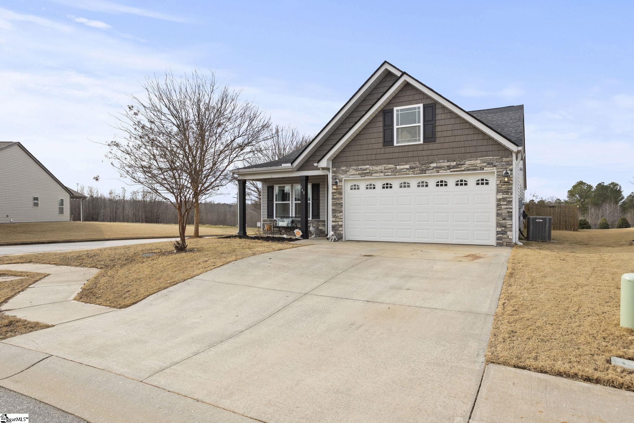 540 Thomas Edwards Lane Greer, SC 29651 - Photo 3 of 33