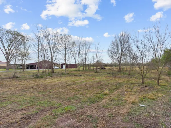 $110,000 | 17 County Road 533, Angleton, TX 77515