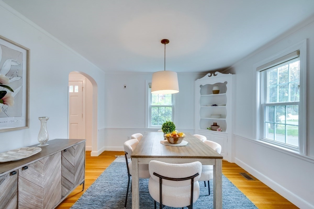 29 Parker Road Needham, MA 02494 - Photo 7 of 42