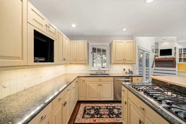 $1,495,000 | 18 Phillips Pond Road, Unit 18, Natick, MA 01760