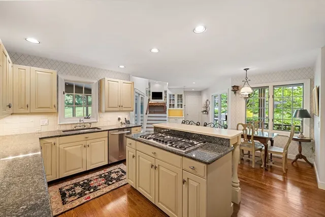 $1,575,000 | 18 Phillips Pond Road, Unit 18, Natick, MA 01760