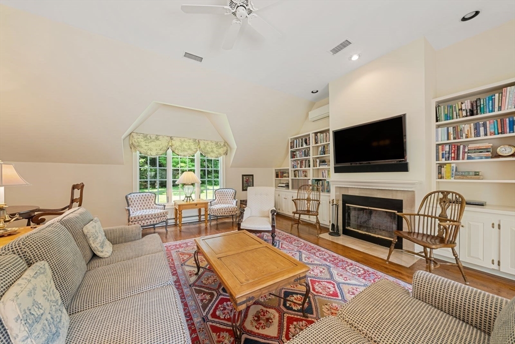 18 Phillips Pond Road, Unit 18 Natick, MA 01760 - Photo 9 of 41