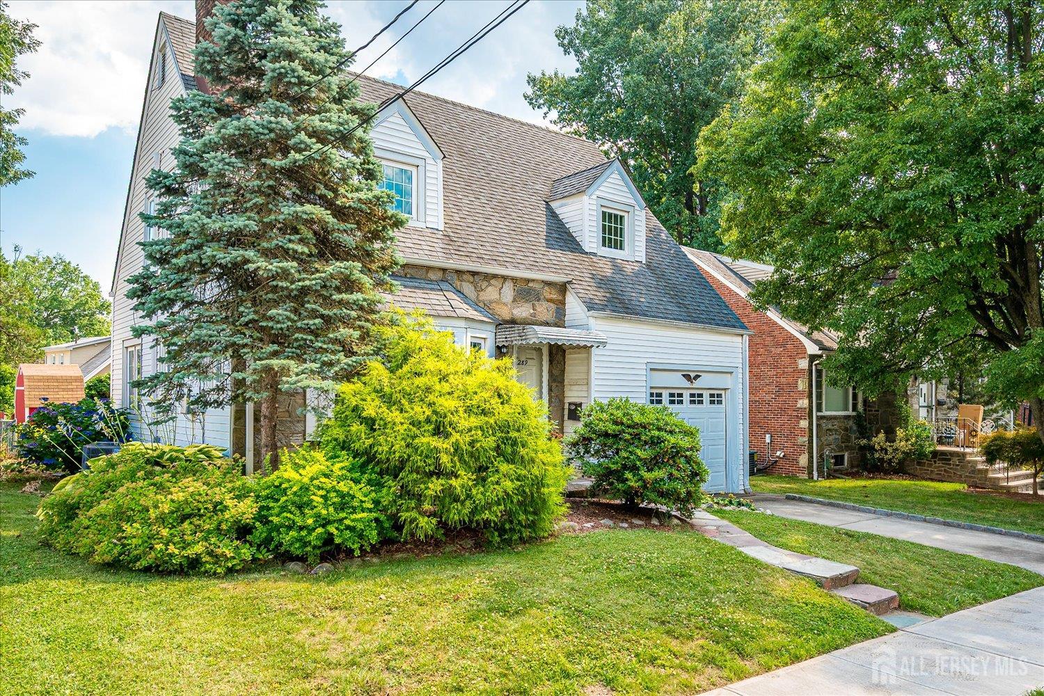 289 Hazel Place Union, NJ 07083 - Photo 2 of 23