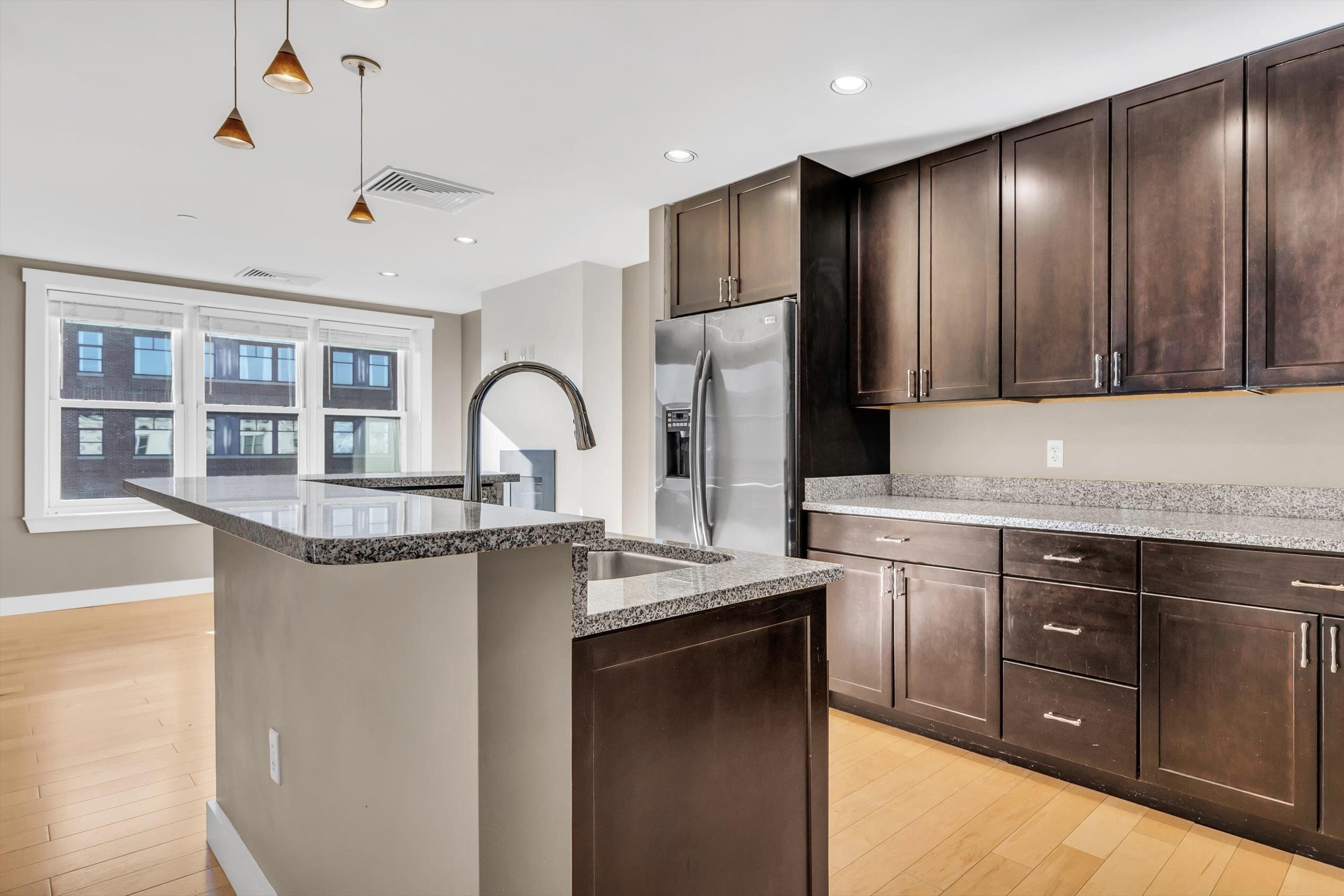 207 Fore Street, Unit 9 Portland, ME 04101 - Photo 11 of 39 53-DSC00491