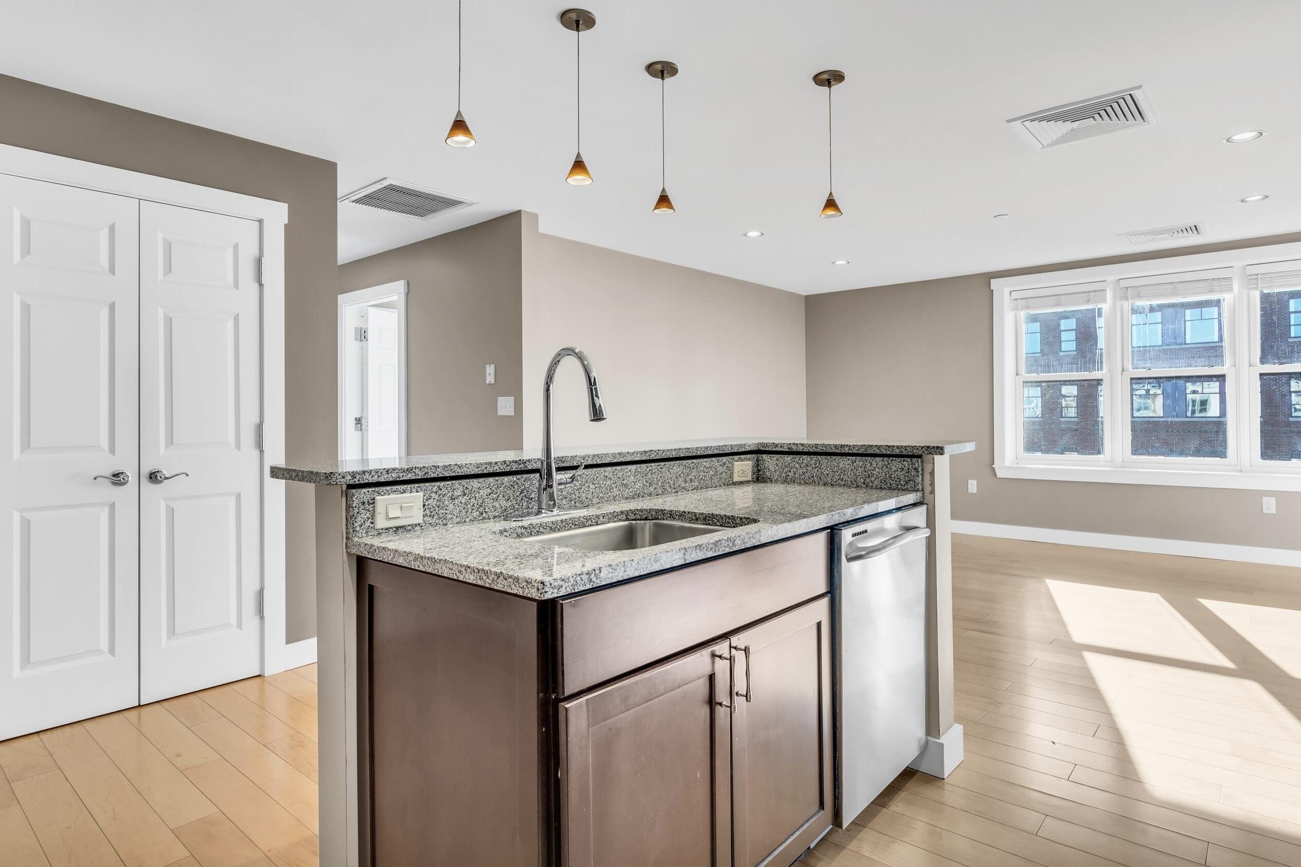 207 Fore Street, Unit 9 Portland, ME 04101 - Photo 14 of 39 55-DSC00497