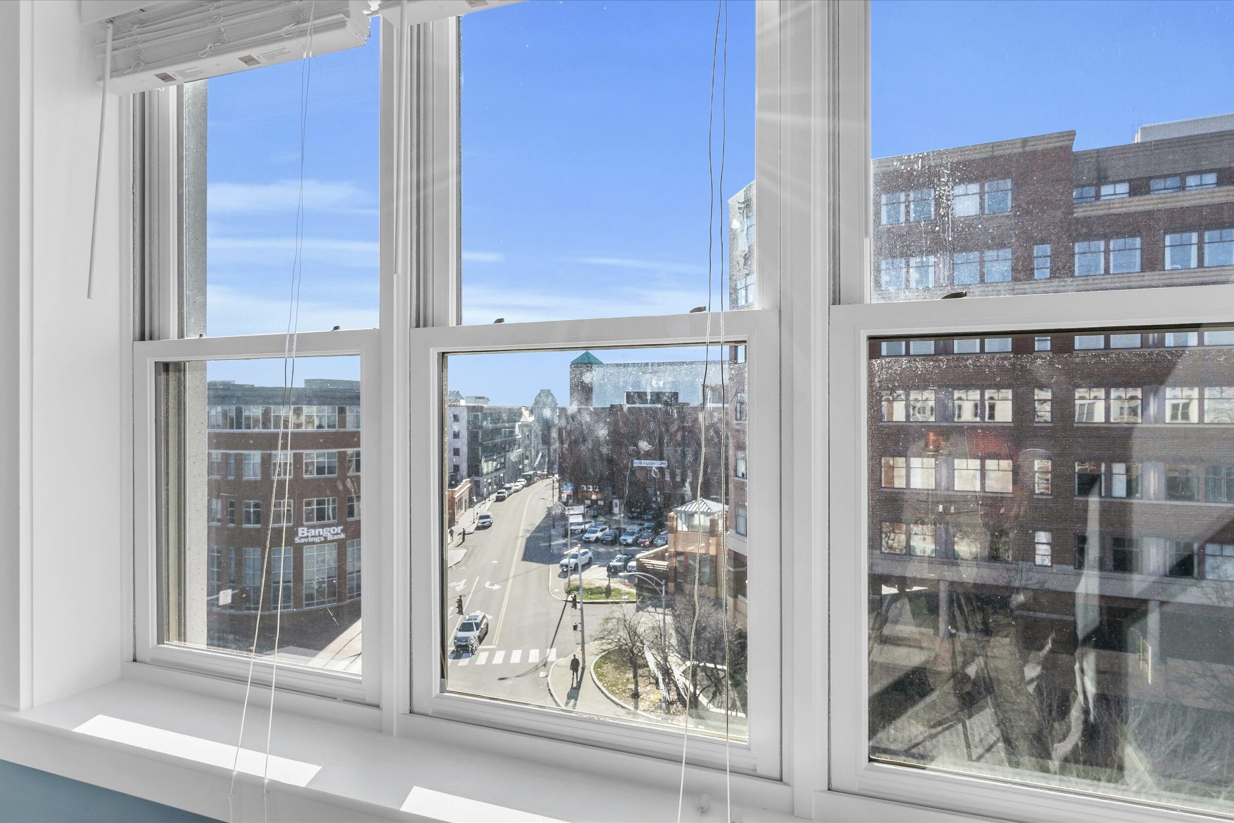 207 Fore Street, Unit 9 Portland, ME 04101 - Photo 4 of 39 28-DSC00374