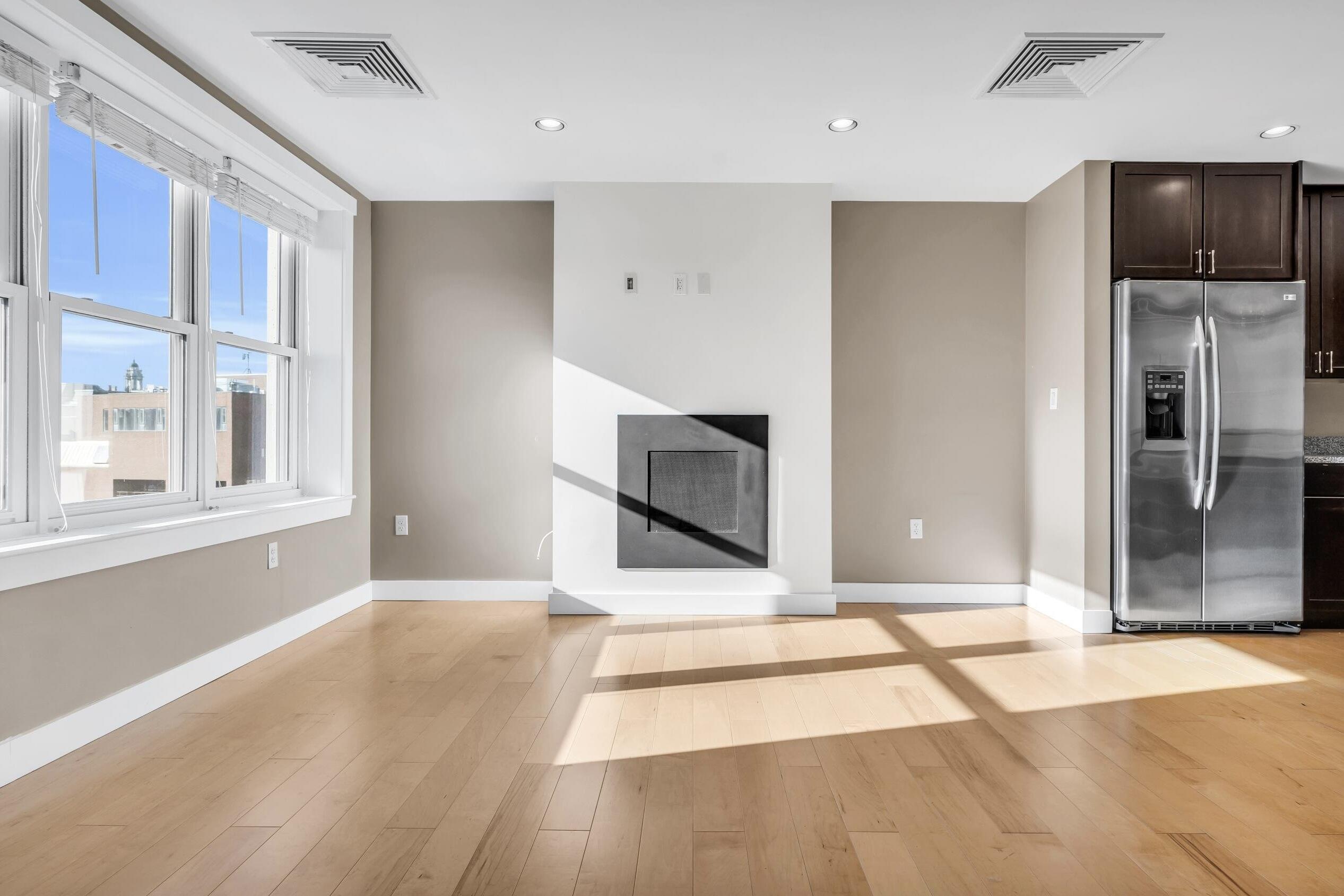 207 Fore Street, Unit 9 Portland, ME 04101 - Photo 6 of 39 60-DSC00527