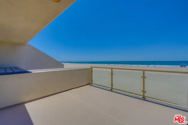 $8,000 | 2 Ketch Street, Unit 204, Marina del Rey, CA 90292