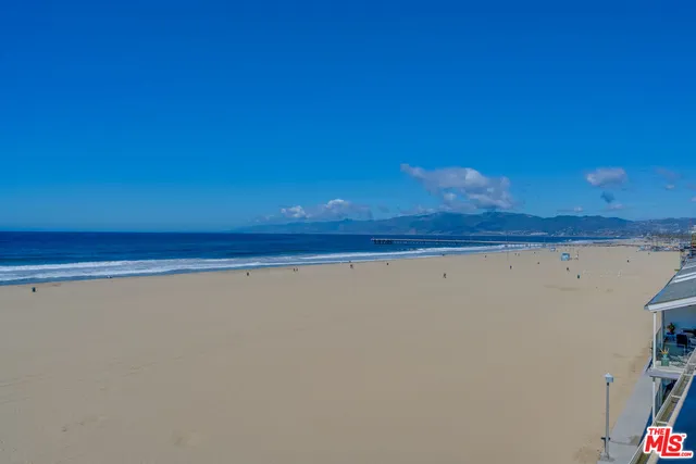 $8,200 | 2 Ketch Street, Unit 204, Marina del Rey, CA 90292