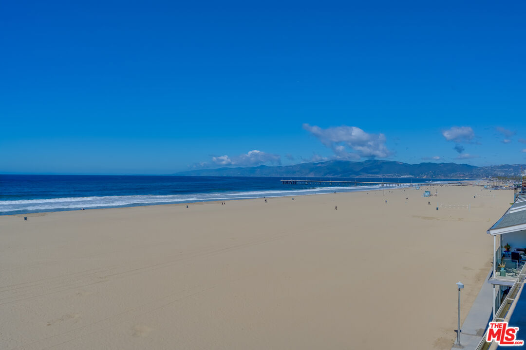 2 Ketch Street, Unit 204 Marina del Rey, CA 90292 - Photo 17 of 22