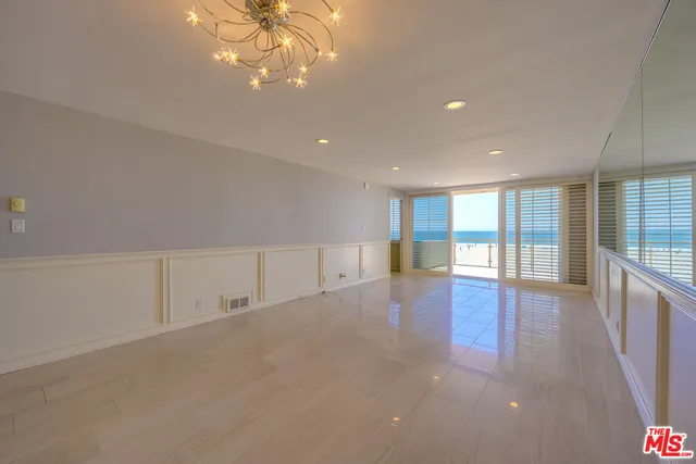 $8,200 | 2 Ketch Street, Unit 204, Marina del Rey, CA 90292