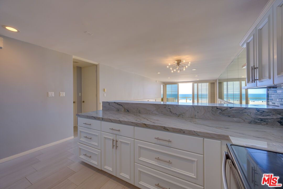 2 Ketch Street, Unit 204 Marina del Rey, CA 90292 - Photo 4 of 22