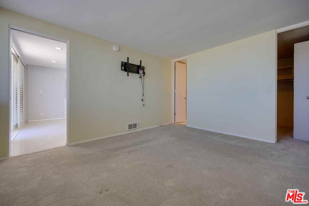 2 Ketch Street, Unit 204 Marina del Rey, CA 90292 - Photo 8 of 22