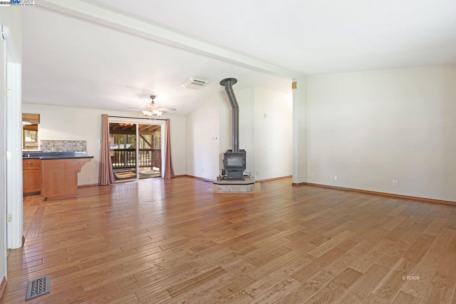 180 Steelhead Circle Lewiston, CA 96052 - Photo 6 of 39