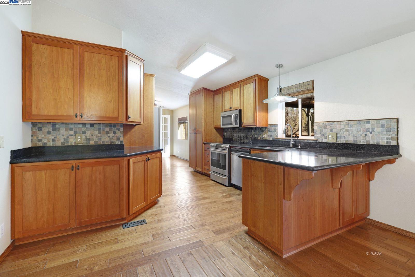 180 Steelhead Circle Lewiston, CA 96052 - Photo 7 of 39