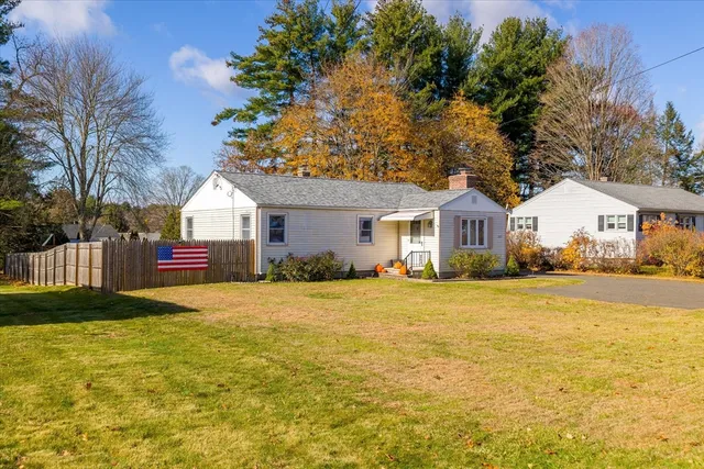 $290,000 | 323 Southwick Road, Westfield, MA 01085