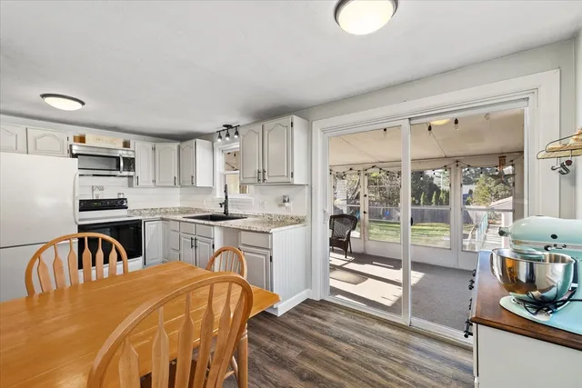 $290,000 | 323 Southwick Road, Westfield, MA 01085