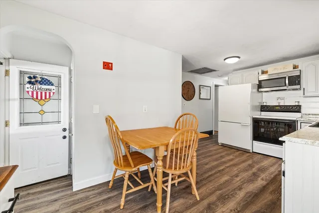 $290,000 | 323 Southwick Road, Westfield, MA 01085