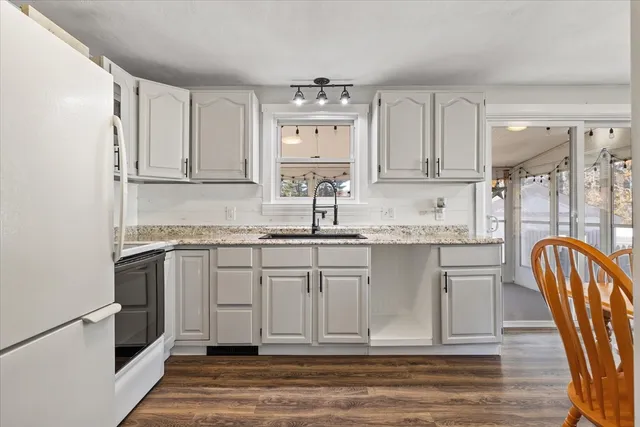 $290,000 | 323 Southwick Road, Westfield, MA 01085