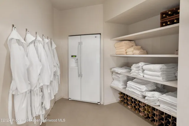 a view of a walk in closet