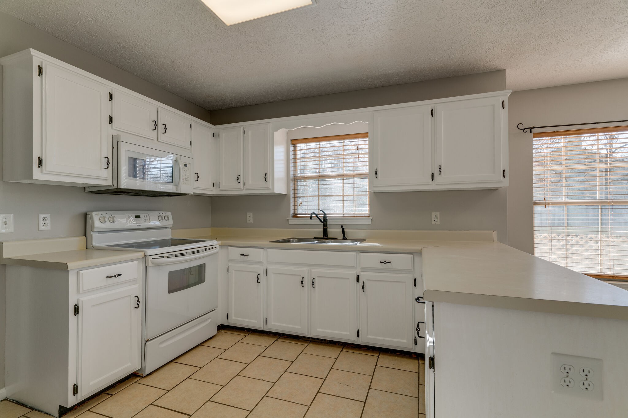 302 Timberlake Drive Springfield, TN 37172 - Photo 12 of 30 Gallery Image 12