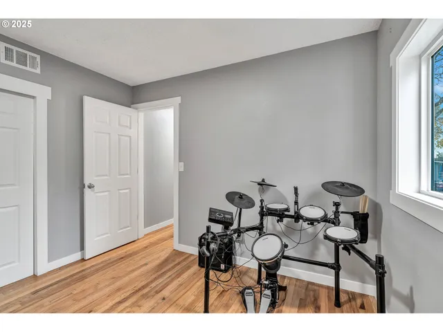 $359,900 | 122 North Cole Avenue, Molalla, OR 97038