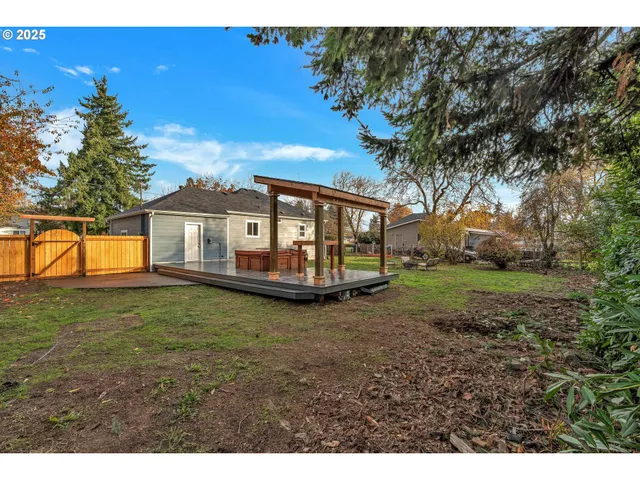 $359,900 | 122 North Cole Avenue, Molalla, OR 97038