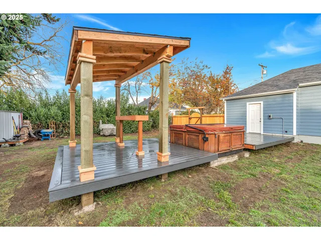 $359,900 | 122 North Cole Avenue, Molalla, OR 97038