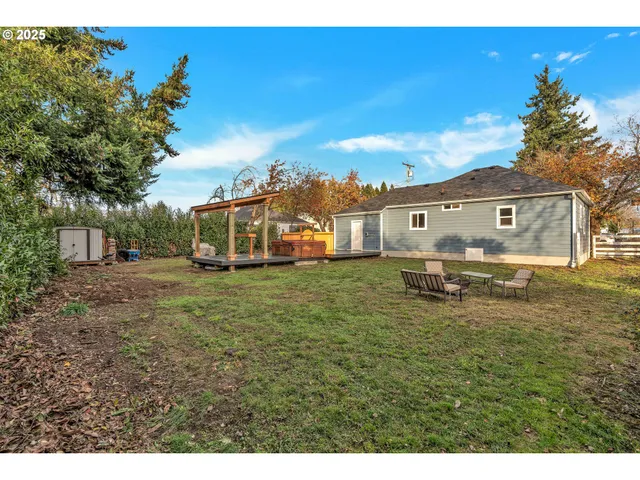 $359,900 | 122 North Cole Avenue, Molalla, OR 97038