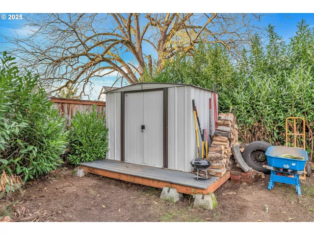 $359,900 | 122 North Cole Avenue, Molalla, OR 97038