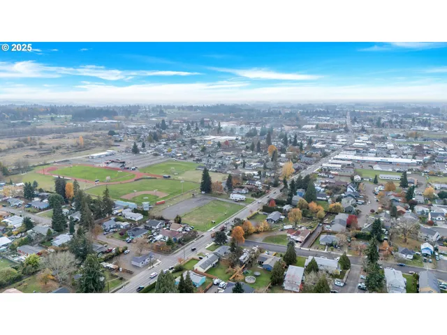 $359,900 | 122 North Cole Avenue, Molalla, OR 97038