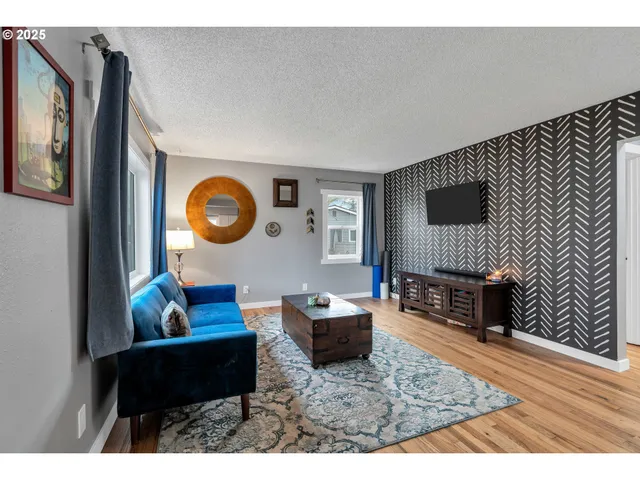 $359,900 | 122 North Cole Avenue, Molalla, OR 97038