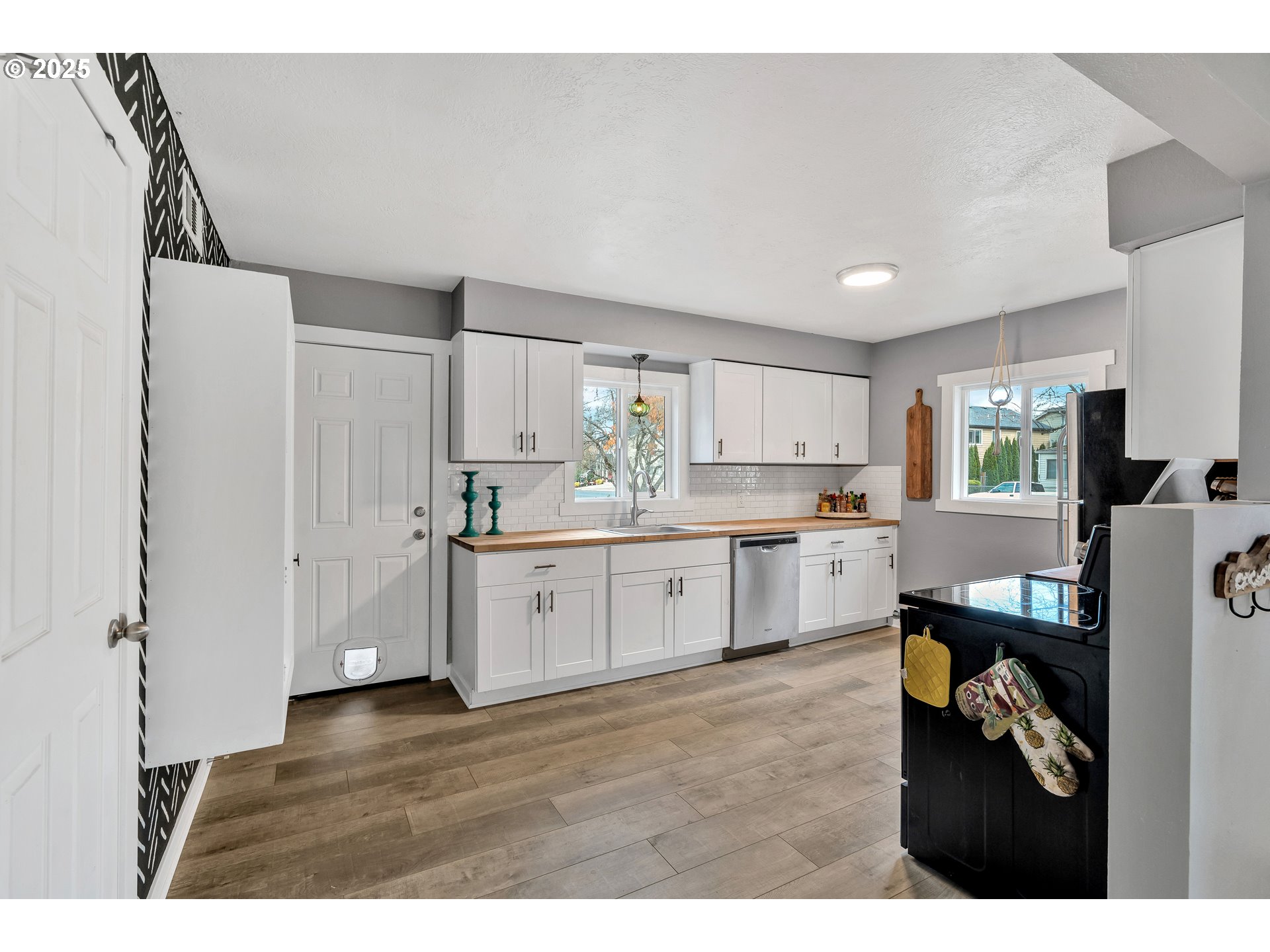 122 North Cole Avenue Molalla, OR 97038 - Photo 8 of 27