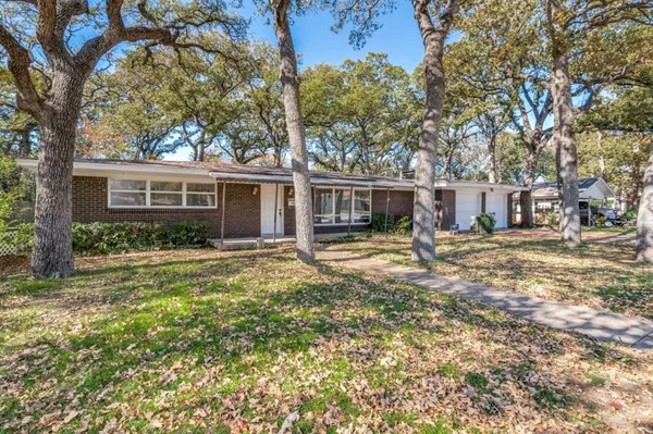 $2,500 | 1919 Betsy Lane, Irving, TX 75061