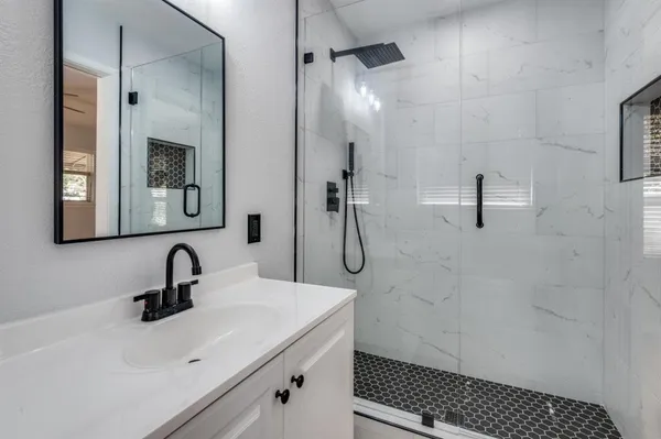 $2,500 | 1919 Betsy Lane, Irving, TX 75061