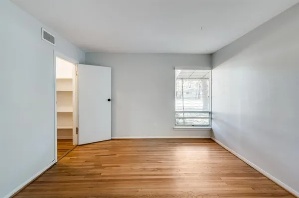 $2,500 | 1919 Betsy Lane, Irving, TX 75061