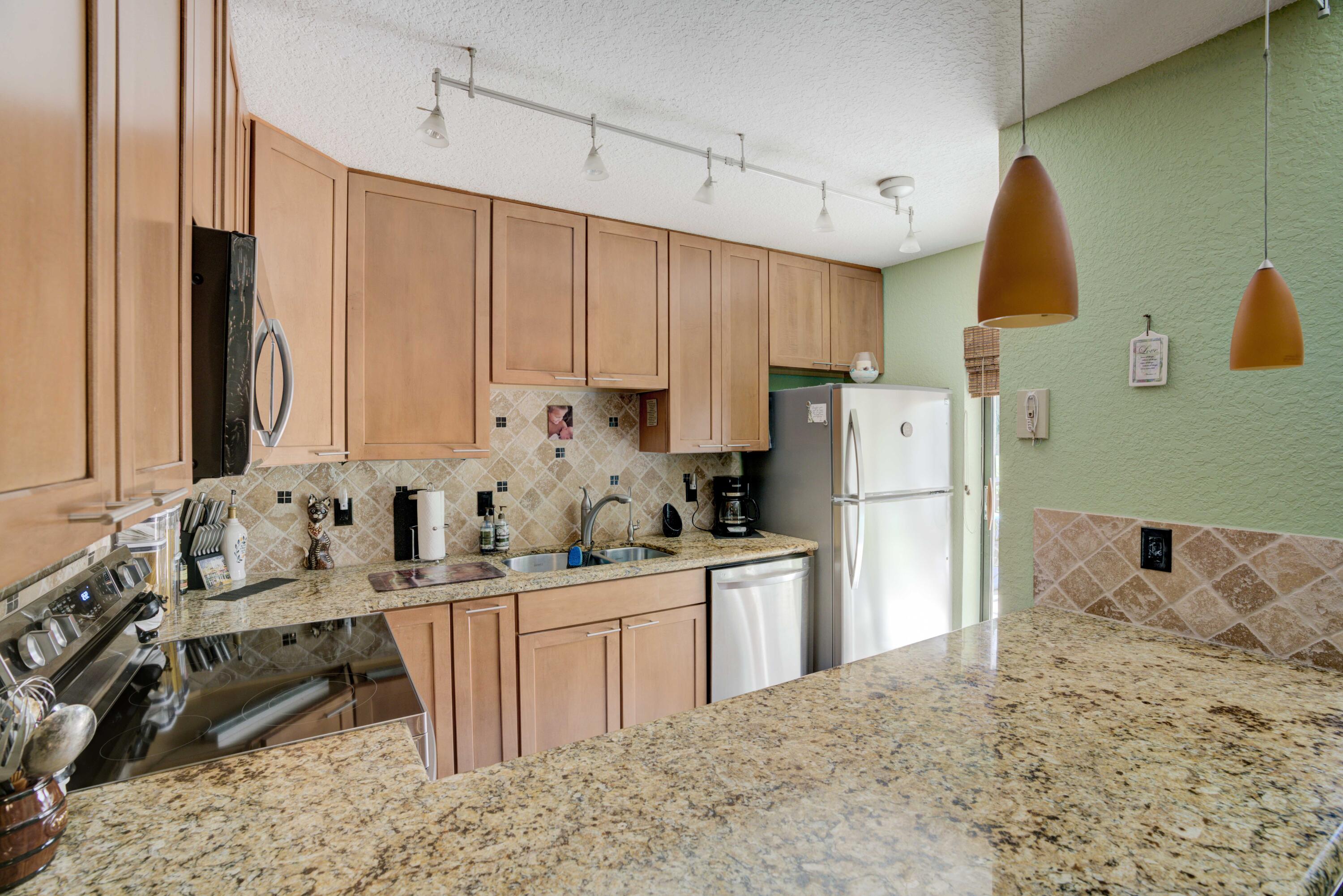 825 Center Street, Unit 10D Jupiter, FL 33458 - Photo 27 of 55 38__mlp3124_5_6