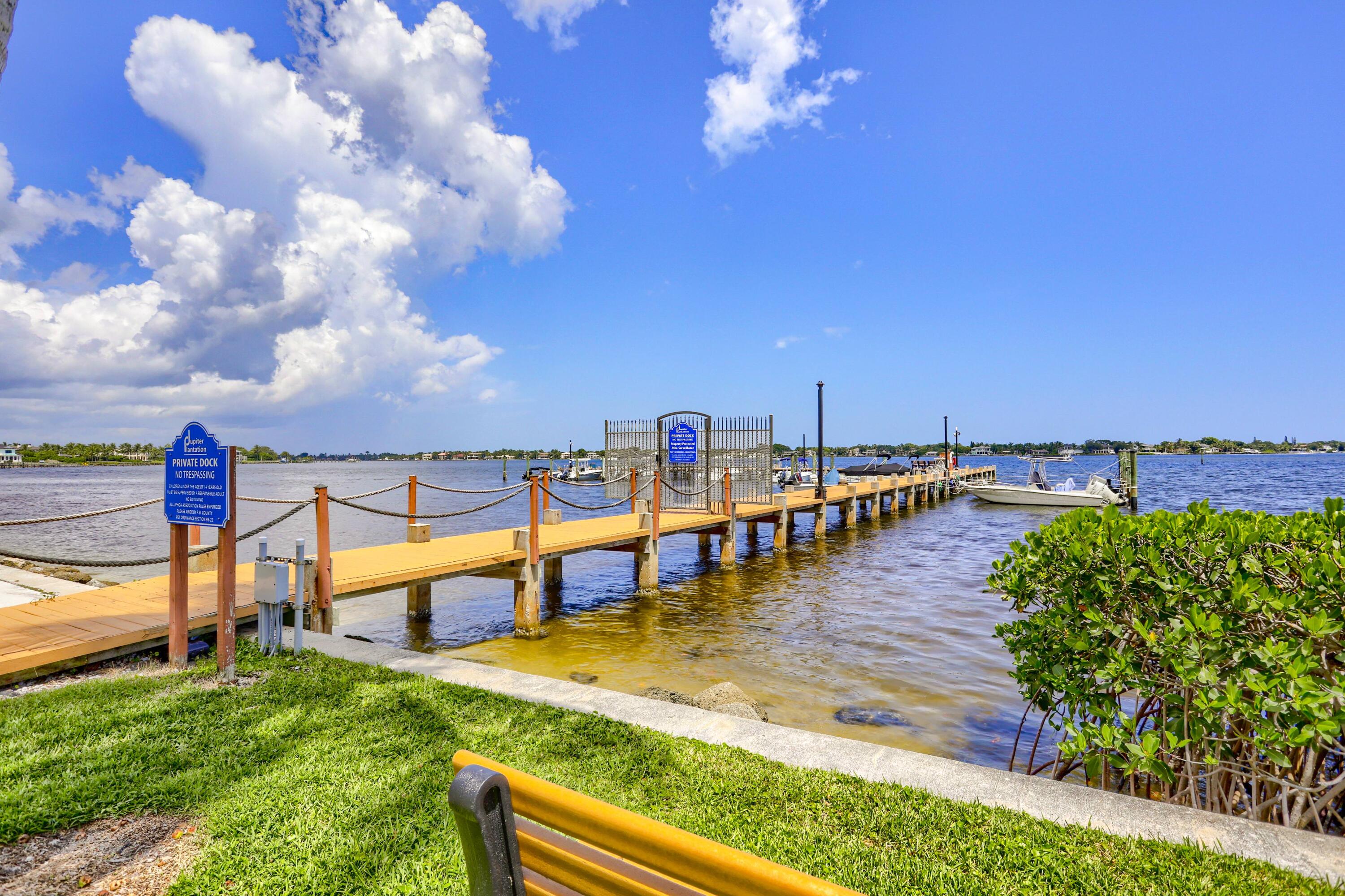 825 Center Street, Unit 10D Jupiter, FL 33458 - Photo 5 of 55 35__20a0541-hdr(6)_interior 2 c