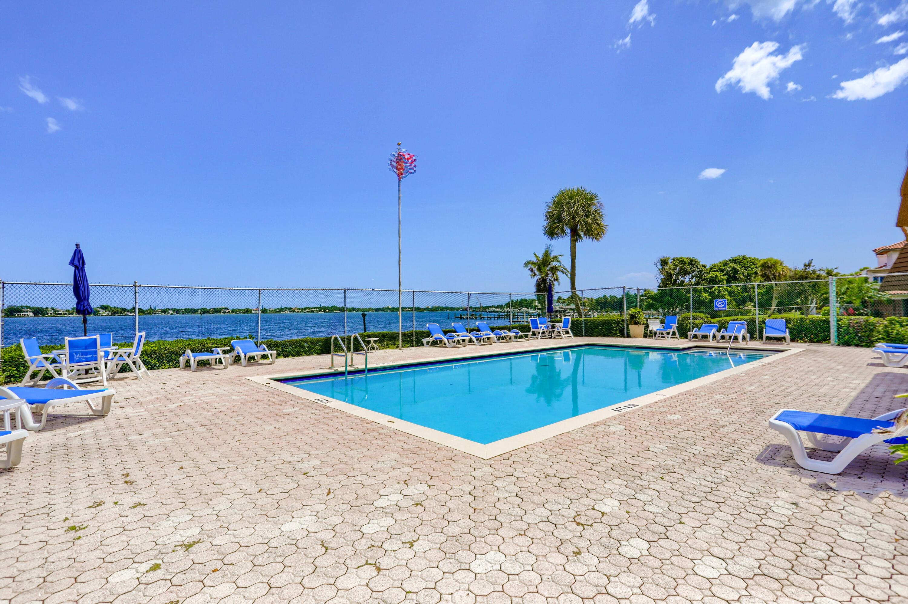 825 Center Street, Unit 10D Jupiter, FL 33458 - Photo 7 of 55 38__20a0569-hdr(6)_interior 2 c