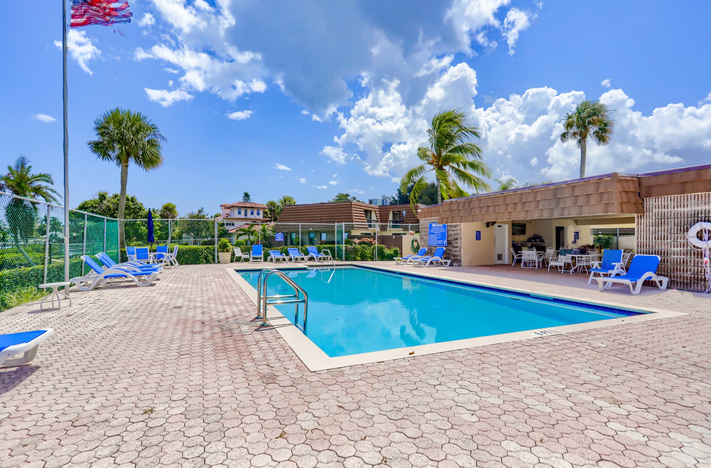 825 Center Street, Unit 10D Jupiter, FL 33458 - Photo 8 of 55 39__20a0583-hdr(6)_interior 2 c
