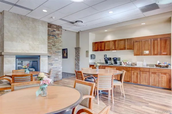 $1,900 | 3184 South Heather Gardens Way, Unit 403, Aurora, CO 80014