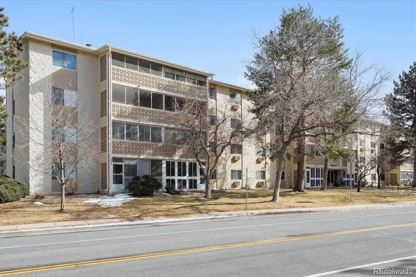 $1,800 | 3184 South Heather Gardens Way, Unit 403, Aurora, CO 80014