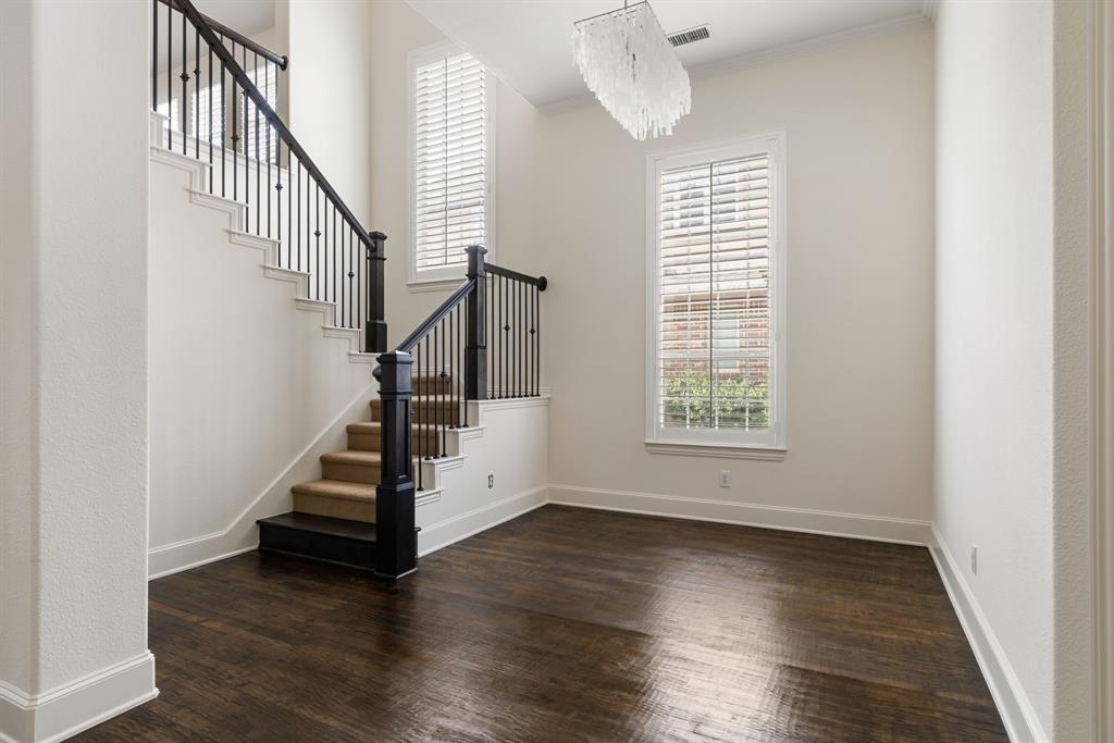 108 Guadalupe Drive Irving, TX 75039 - Photo 4 of 26