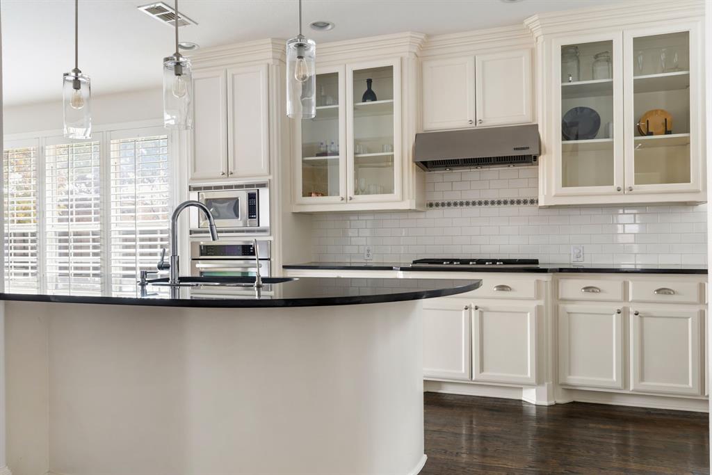 108 Guadalupe Drive Irving, TX 75039 - Photo 10 of 26