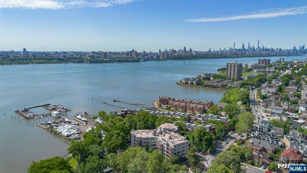 1375 River Road, Unit 1E Edgewater, NJ 07020 - Photo 4 of 24